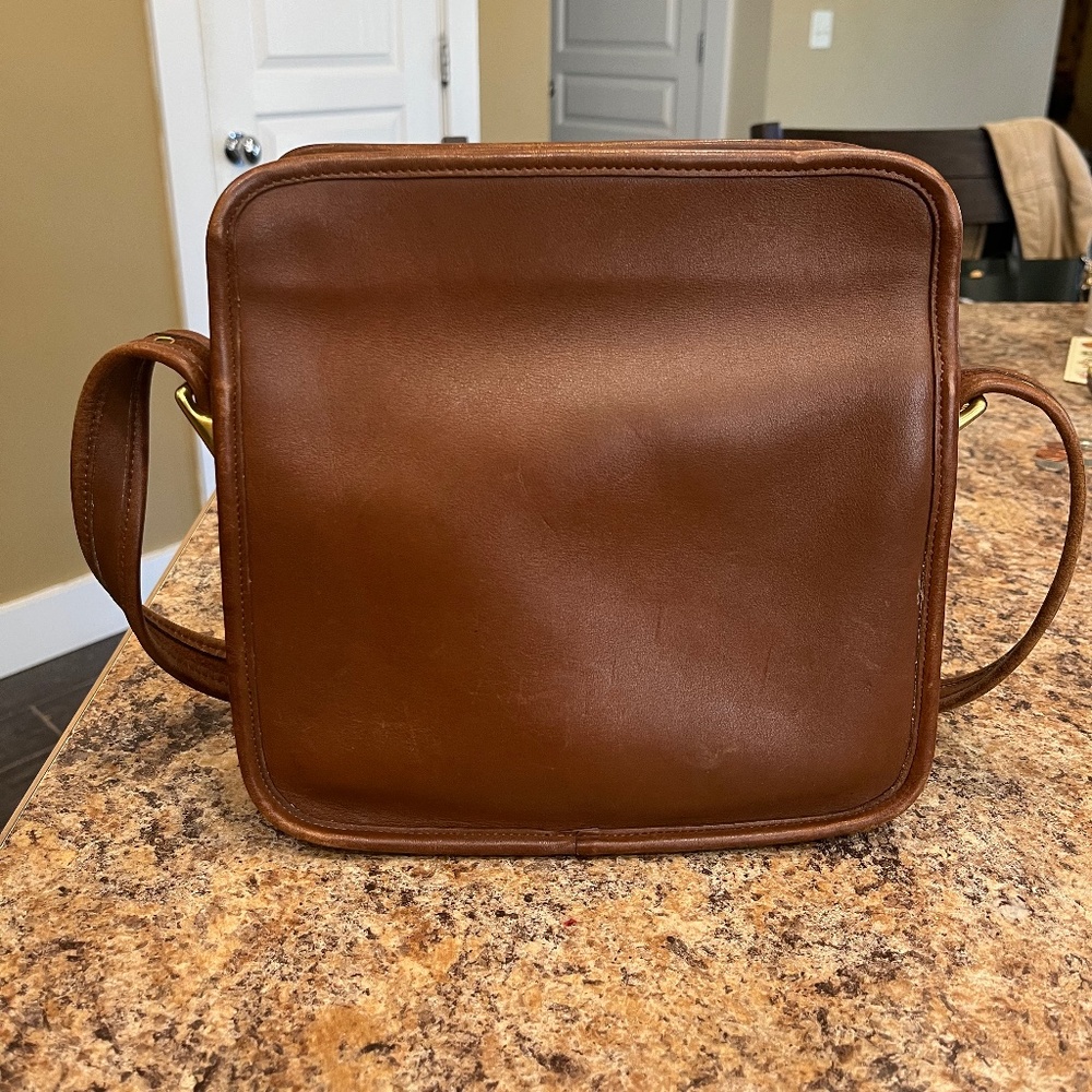 Vintage Square Coach Crossbody (Style #J8D-9168)